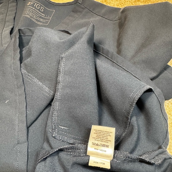 Figs Scrub Top - Picture 5 of 5